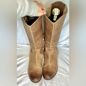 Olukai Boots, Tan color,size 5.5 (USA), BRAND NEW! NEVER WORN.Go to mid calf